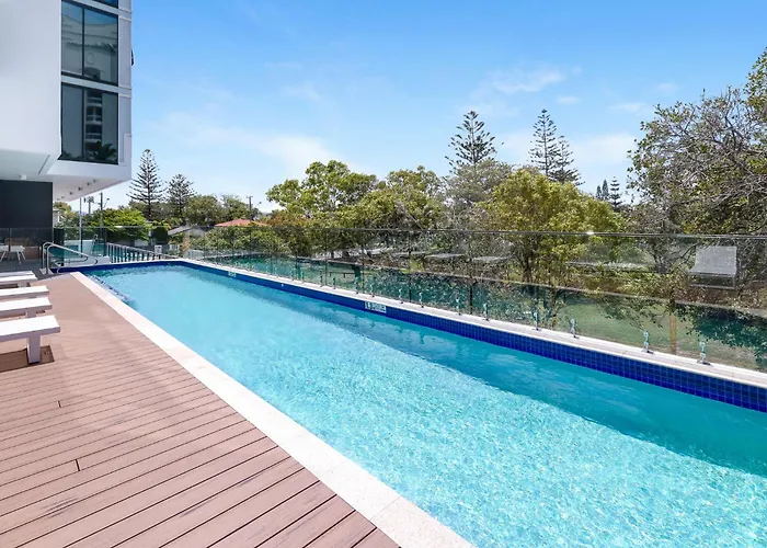 Cheap hotel: Sandbar Burleigh - Official
